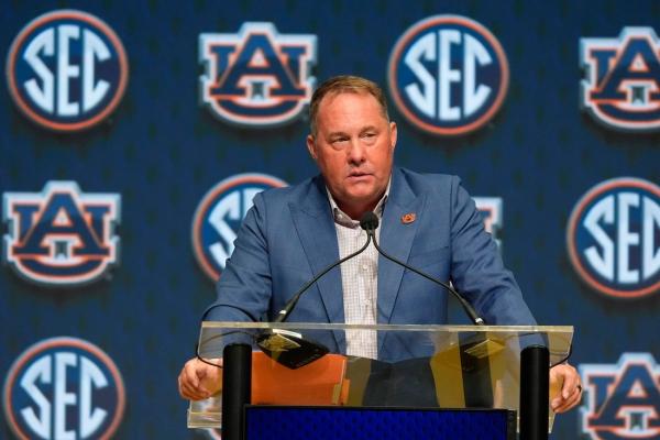 Auburn’s Hugh Freeze keeps cancer on periphery as fall camp kicks off