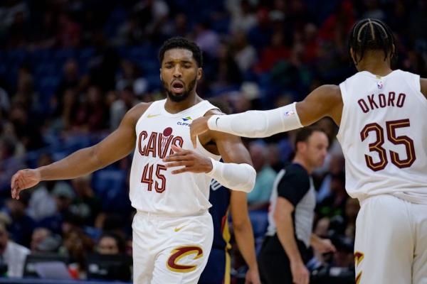 NBA roundup: Cavs set franchise mark with 9-0 start