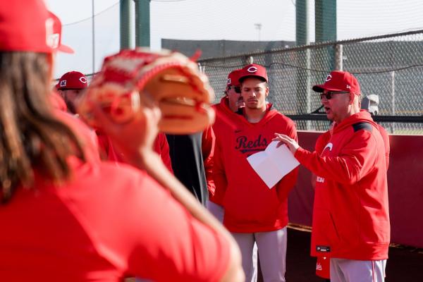 Reds manager asks veterans to pass on ABS challenges