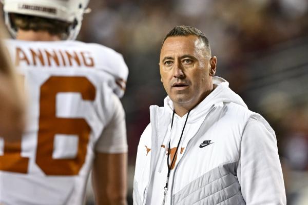 Texas sticking with Arch, ‘so close’ in passing game