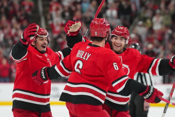 Fast start propels Hurricanes past Islanders to snap skid