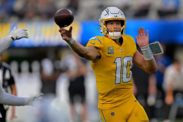 Week 8 TNF: Vikings-Chargers Preview, Props & Prediction