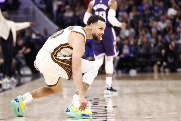 Warriors match season-high point total in rout of Kings