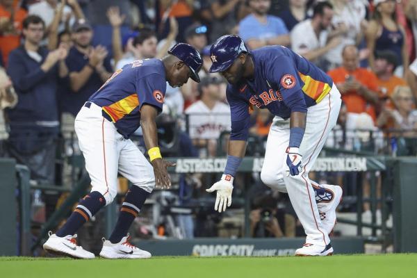 Yordan Alvarez displays power as Astros sweep Royals