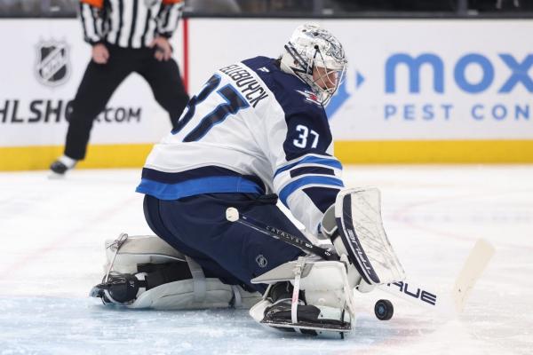 Avalanche out to solve Connor Hellebuyck, Jets