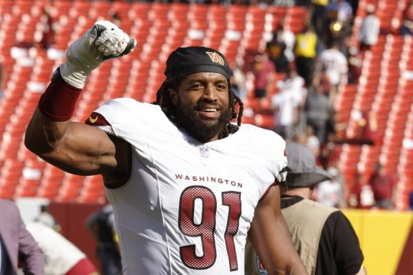 Report: Commanders DE Deatrich Wise (quad) out for season