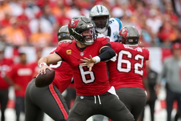 Bucs rout Panthers, keep pace in race for first in NFC South