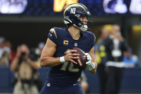 Chargers, with or without Justin Herbert, plot to extend Eagles’ slump