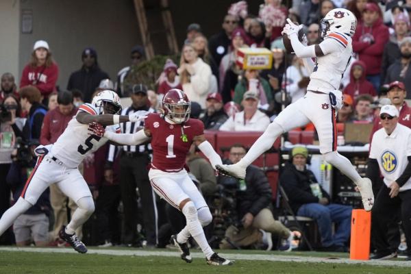 Reports: Auburn WR Malcolm Simmons has charge dropped in domestic violence case