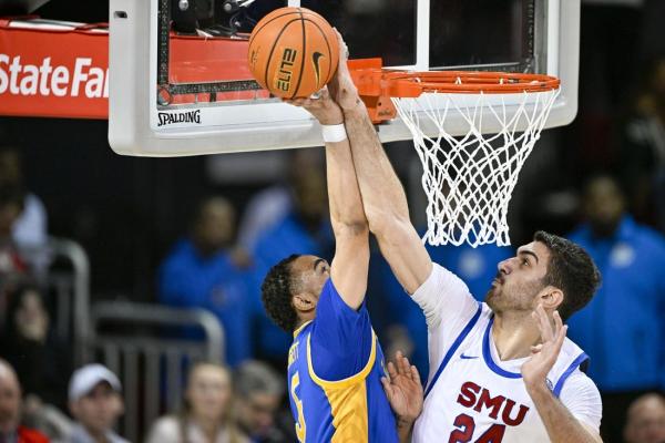 Samet Yigitogluâs double-double helps SMU beat Pitt