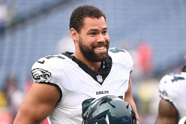 Eagles release veteran TE C.J. Uzomah