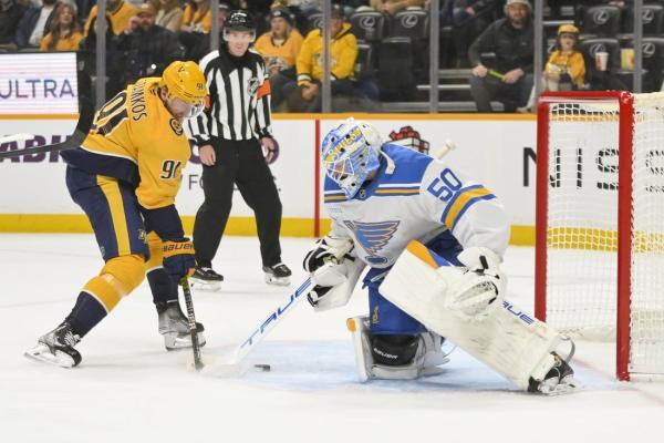 Steven Stamkos scores 4 to help Predators rout Blues