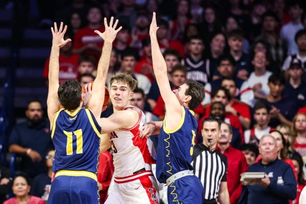 Freshman Dwayne Aristode, Arizona race past Northern Arizona