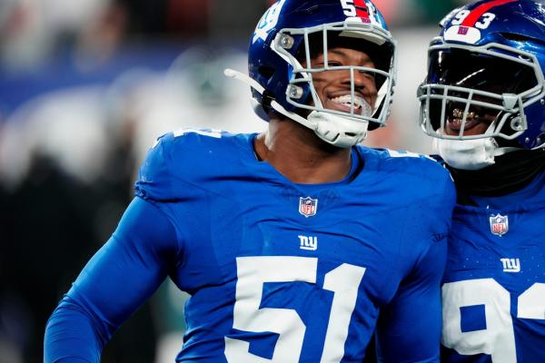 Eagles add former Giants DE Azeez Ojulari