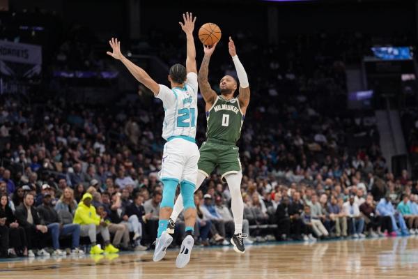 Bucks snap losing streak, add to Hornets’ skid