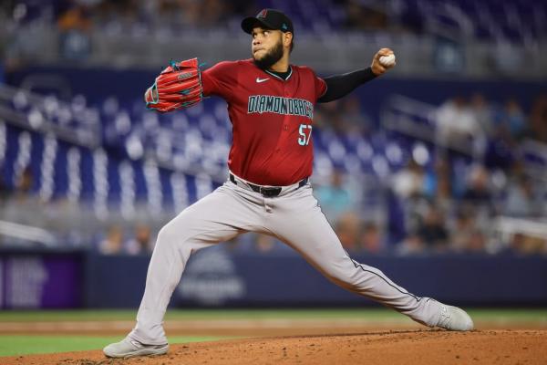 Corbin Carroll’s bat, glove carry D-backs past Marlins