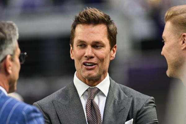 Tom Brady had 'best time,' no intention of leaving FOX early thumbnail