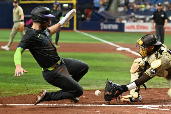 Rays return favor by blowing out Padres