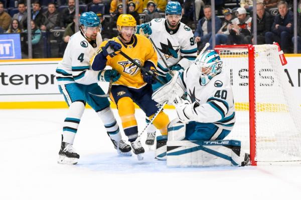 Predators jump Sharks with big rally