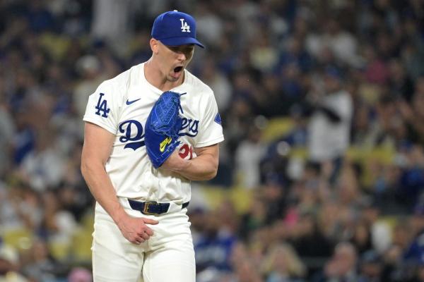 Shohei Ohtani, Dodgers top Padres, seal NL West title