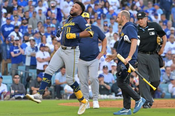Brewers RF Jackson Chourio (leg) exits Game 3