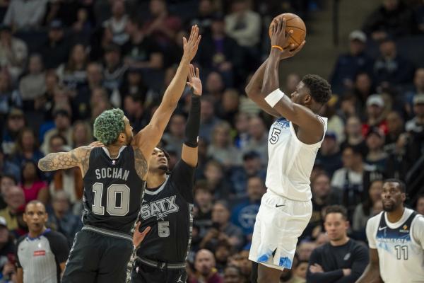 Timberwolves take down Spurs for 5th straight win