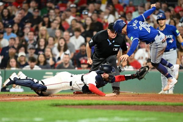 Red Sox’s outfield shines in win over Jays