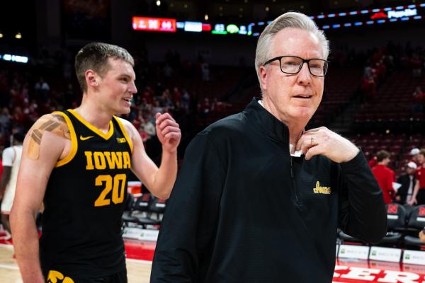 Iowa snaps losing streak, takes down Nebraska