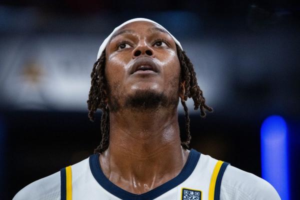 Pacers’ Myles Turner exits due to head injury