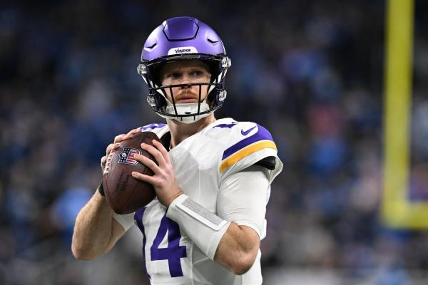 Reports: Vikings won’t tag Sam Darnold but hope to re-sign him