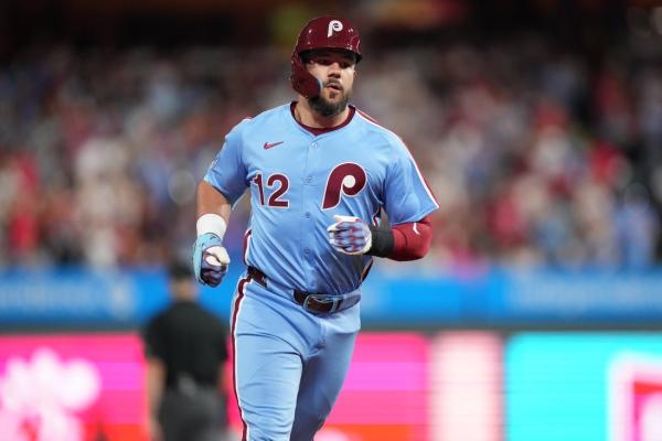 Phillies slugger Kyle Schwarber hits 4 HRs vs. Braves