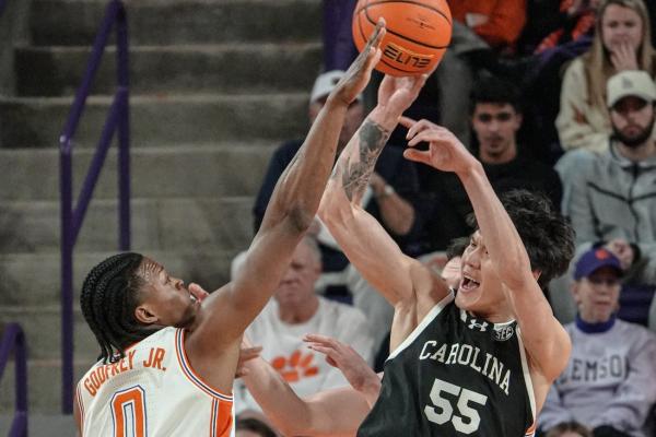 South Carolina looks to shore up offense vs. S.C. State