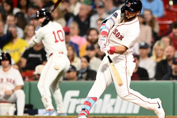 Wilyer Abreu homers twice as Red Sox upend Rangers