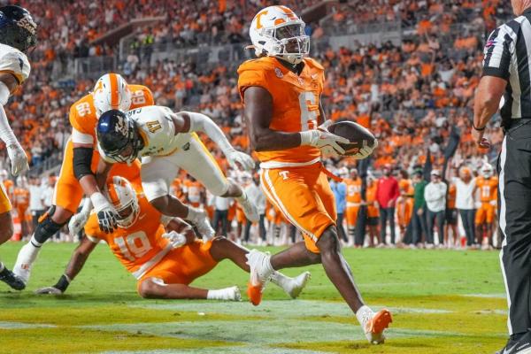 No. 7 Tennessee pummels Kent State with 65-point first half