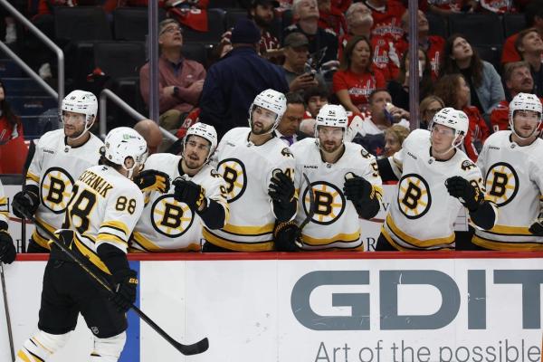 David Pastrnak powers Bruins past Capitals in Marco Sturmâs coaching debut
