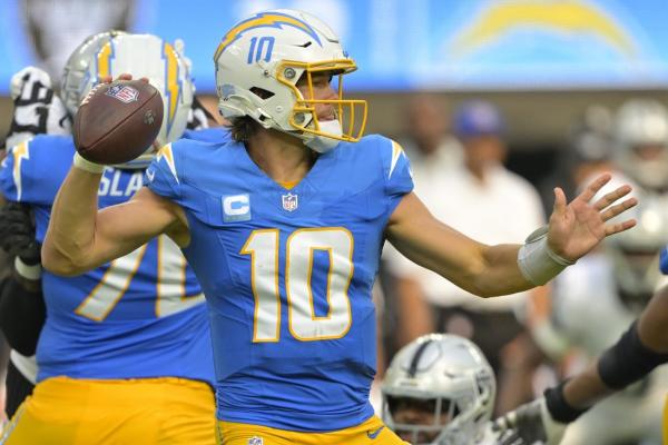 Playoff-bound Chargers not sitting starters in finale vs. Raiders