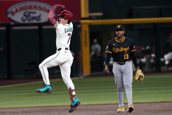 Pirates score 7 in 8th inning to overtake Diamondbacks
