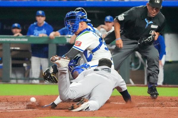 Yanks edge Royals 1-0 on late run, sweep season series