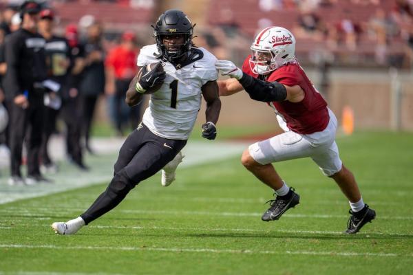 Matthew Dennis kicks winning FG to lift Wake Forest over Stanford