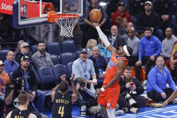 Shai Gilgeous-Alexander, Thunder romp over Cavaliers thumbnail