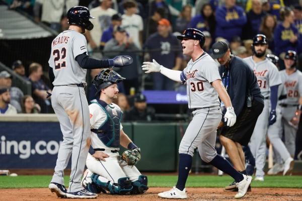 Tigers edge Mariners in 11-inning Game 1 thriller