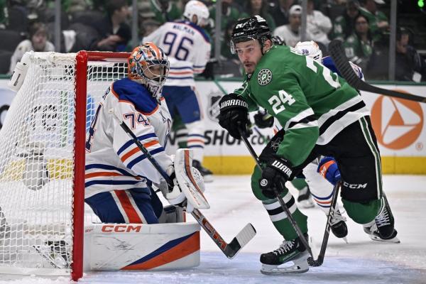 Stars escape two-goal hole, down Oilers in opener