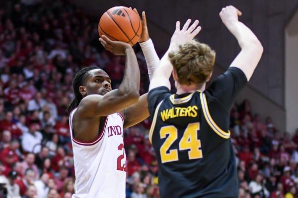 No. 24 Michigan holds on, hands Indiana 5th straight loss