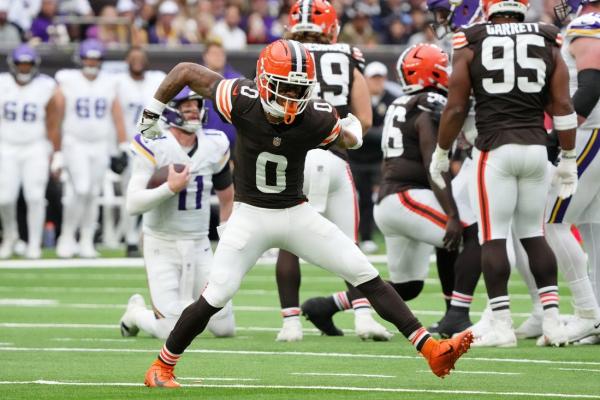Jaguars, Browns swap cornerbacks, draft picks