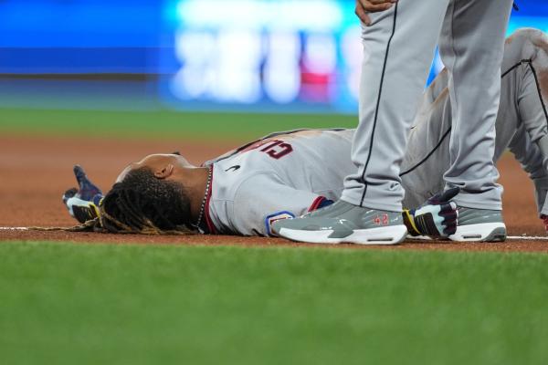 Guardians 3B Jose Ramirez (leg) exits vs. Blue Jays