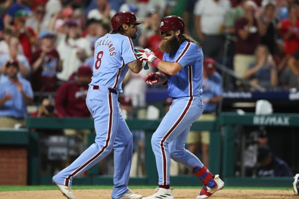 Pair of late blasts lead Phillies past Braves