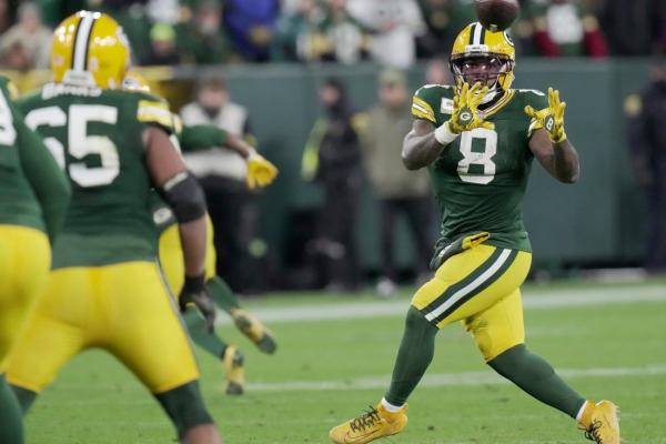 Reports: Packers RB Josh Jacobs day-to-day with knee injury