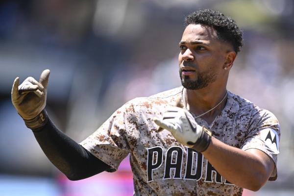 Xander Bogaerts, Padres pour it on early to beat Nationals