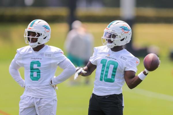 Dolphins WR Tyreek Hill focused on being ‘better leader’