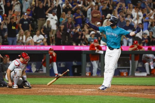 MLB roundup: Mariners cap comeback over Phils with walk-off walk